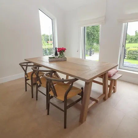 Shannon Vale Woodford (Connacht)